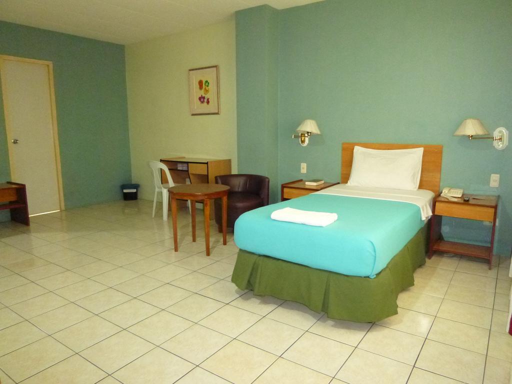 Sequoia Inn Davao Habitación foto